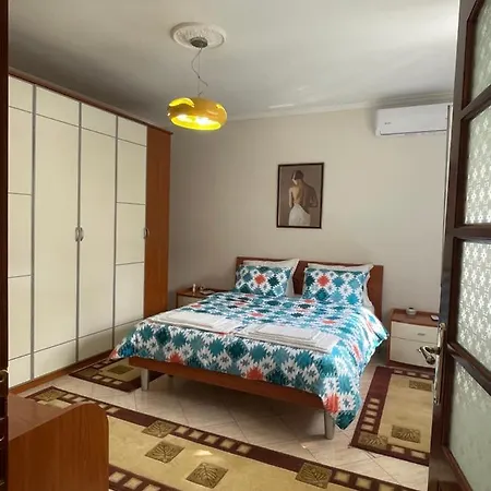 ヴィラ Guest House Tirana ティラナ