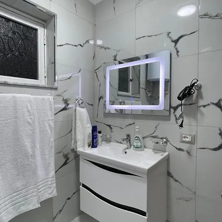Guest House Tirana فيلة